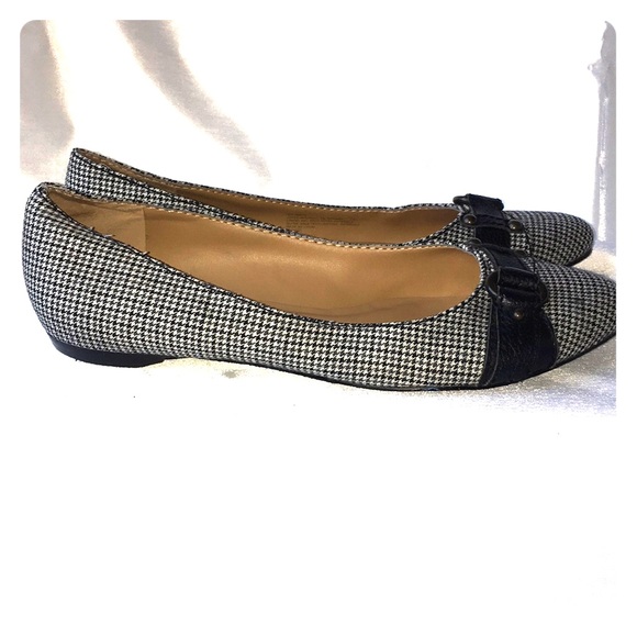 Banana Republic Shoes - Banana Republic flats. Black grey houndstooth